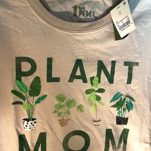 Plant Mom Tee